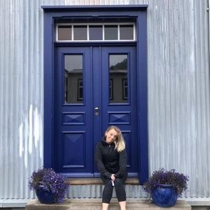 Meet your Posher, Cait